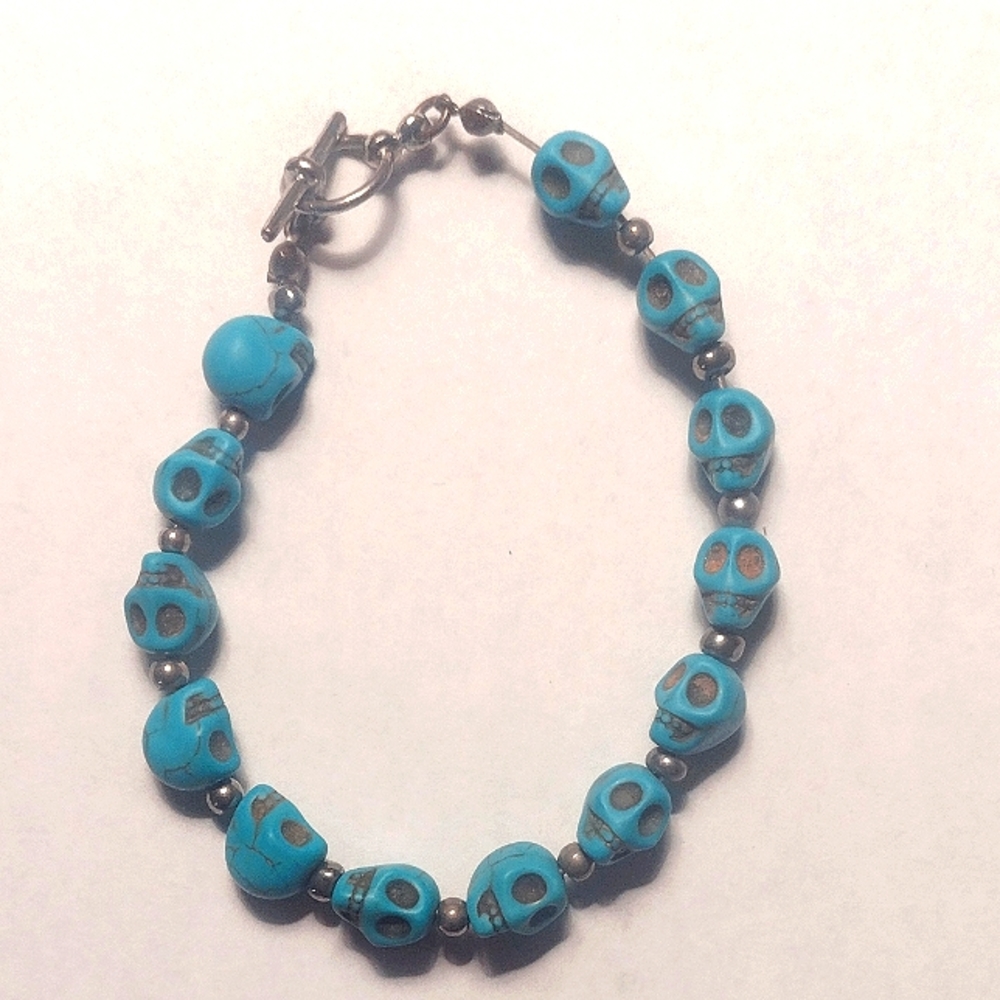 Handmade Women's  Beaded Silver & Turquoise Skull Bracelet